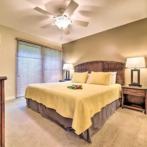 With Pool - 1 Block To Front Street! Lahaina
